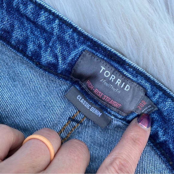 Torrid high rise straight 20R plus jeans - Picture 2 of 4